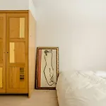 Quiet Flat In Central Paris Le Marais